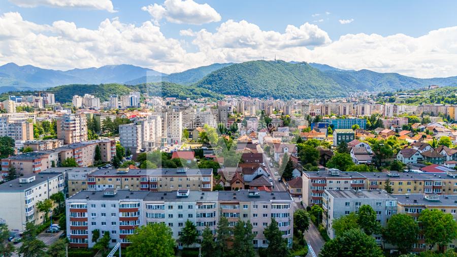 Vânzare apartament cu 3 camere, decomandat - strada Codrul Cosminului - 17
