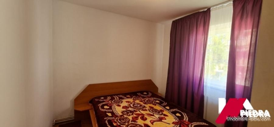 Inchiriez apartament 3 camere,situat pe B-dul Mihai Viteazu, et.3