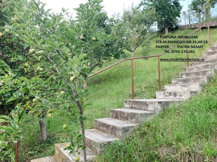 Casa in oras, cu priveliste de vis, la poalele padurii