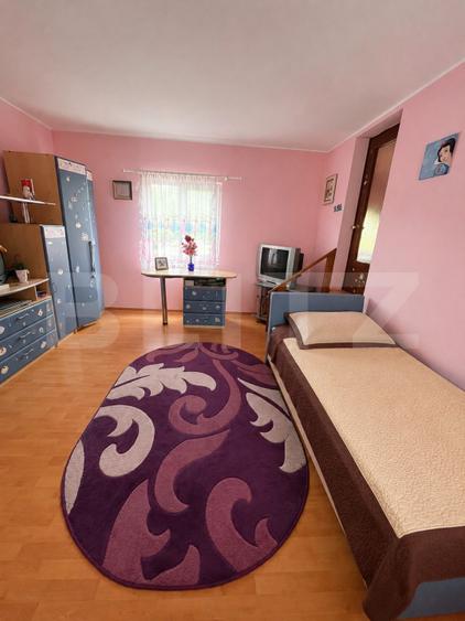 Casă individuală spațioasă + spațiu comercial, teren 3.940 mp – Livezile