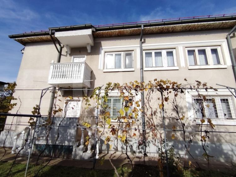 Casa 5 camere, 214 mp, cartierul Brestei