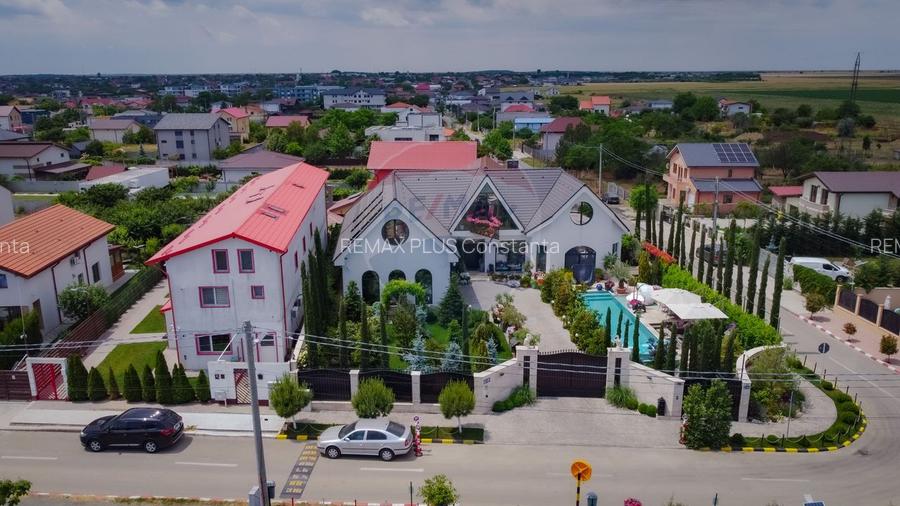 Resedinta exclusivista de vanzare, la 3 minute de Constanța in Cumpana - 15