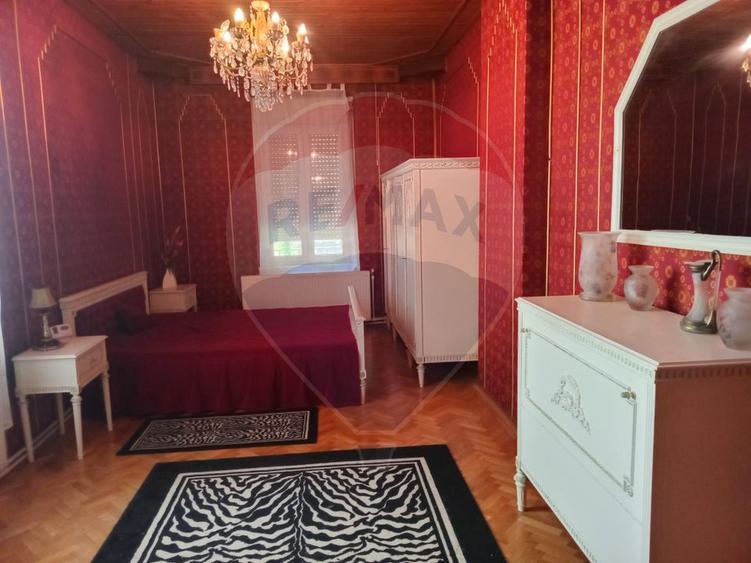 Vila deosebita de vânzare în zona Ultracentral (EROUL NECUNOSCUT!!)