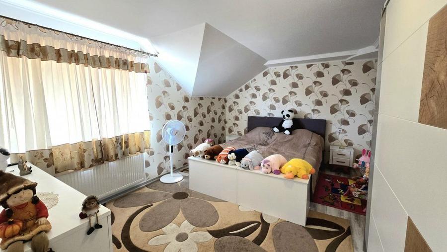 De vânzare casa str Șoimoșeni