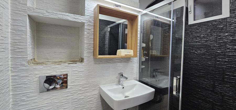 OBOR – APARTAMENT 3 CAMERE 70MP, ETAJ 2, LA CHEIE!