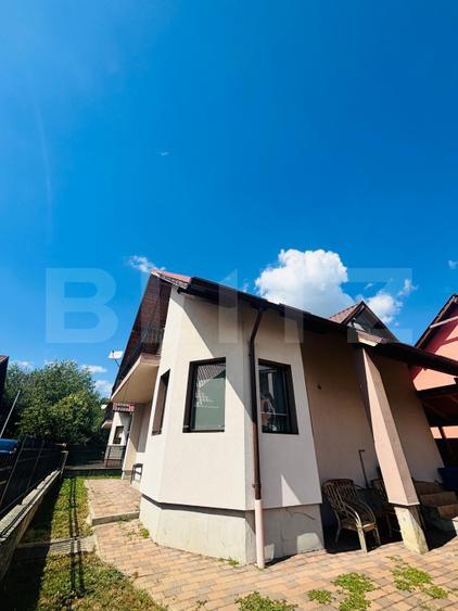 Casa cocheta, cu 4 camere, 130 mp - zona linistita