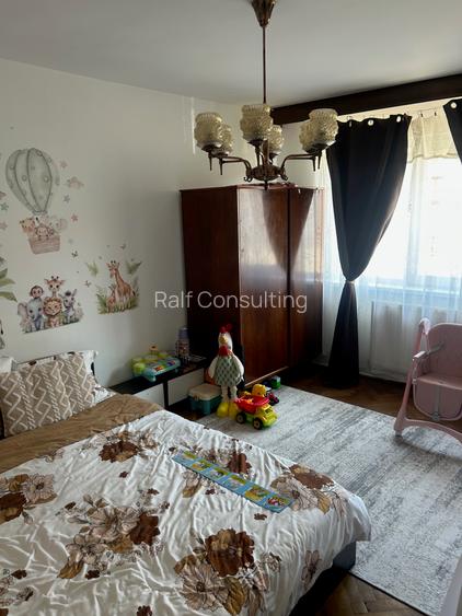 De vanzare apartament cu 4 camere, zona Favorit - 6
