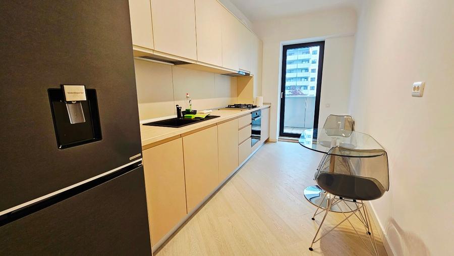 Ofer spre închiriere apartament 2 camere decomandat plus loc parcare subteran
