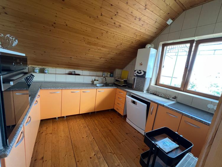 Apartament 3 camere decomandate + curte 400 mp și garaj – zona Terezian