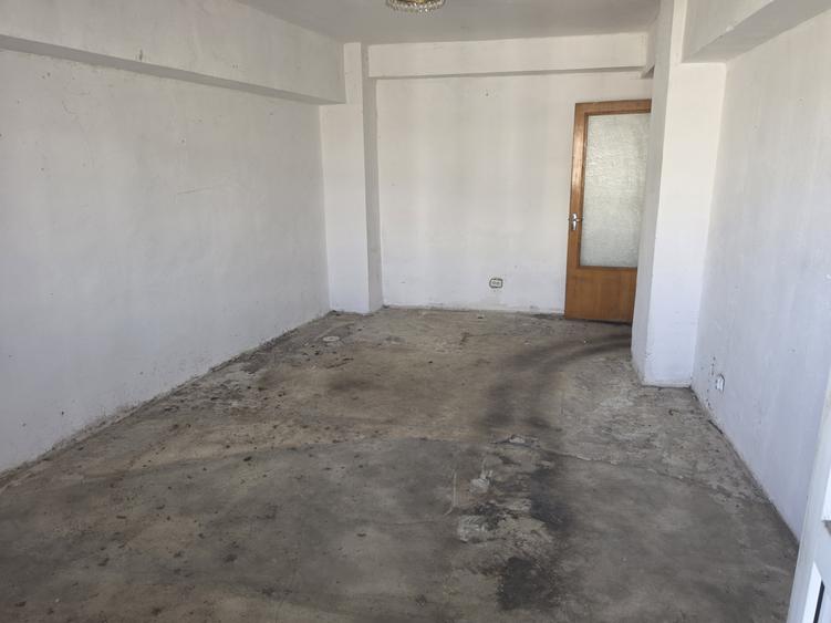 Mosilor/Carol apartament 2 camere decomandat de vanzare, constructie 1982