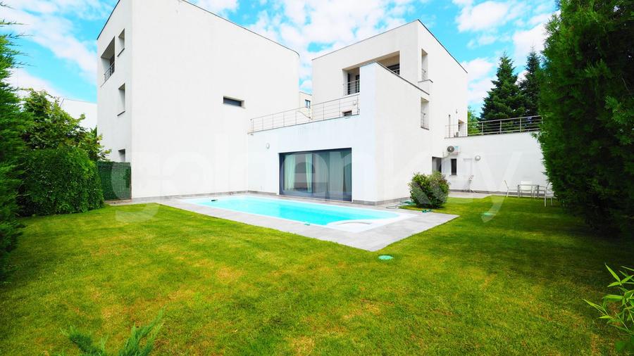 Vilă moderna cu piscina si garaj