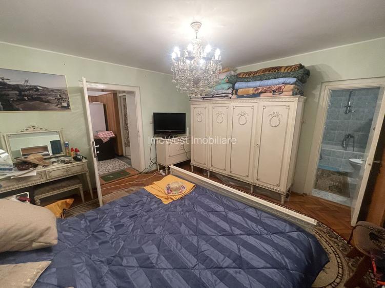 Casa | 9 camere | Garaj | Piscina | Teren 3.000 mp | Comision 0% - 31