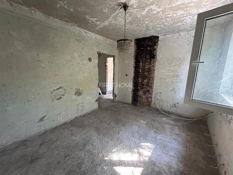 Apartament cu 2 camere de vanzare, zona centrala, scoala 9 - 4