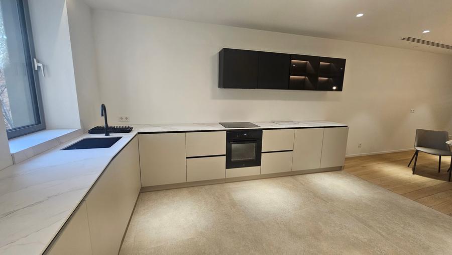 Romana, imobil boutique, impecabil, terasa 100 mp, lux, constructie 2026.