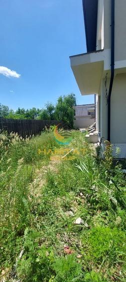Vila individuala 5 camere+ curte si terasa- disponibila imediat
