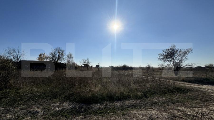 Teren intravilan cu acces la toate utilitățile, 530 mp, zona Metro