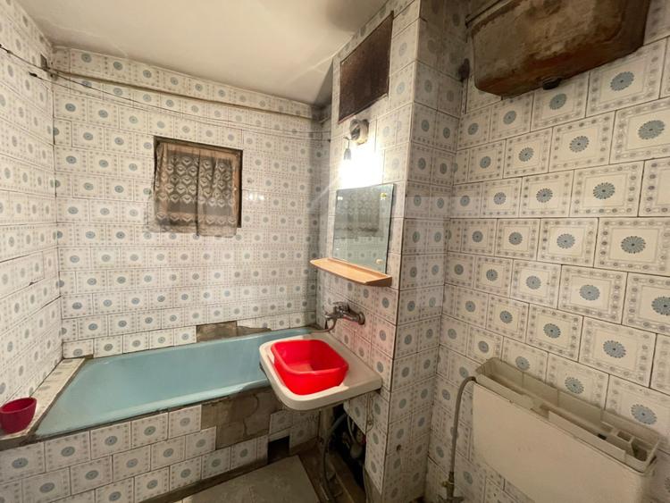Apartament 3 camere, 66 mp, decomandat, etaj 4/4, zona Valea Rosie - Siloz