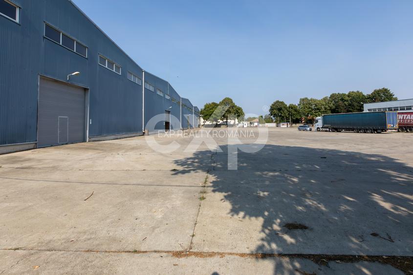 DE ÎNCHIRIAT | Ansamblu industrial 2 hale 4.400 mp | Calea Moinești - 15