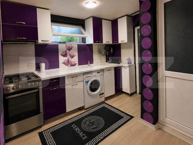 Casa de vanzare, 97 mp, zona Piata Centrala