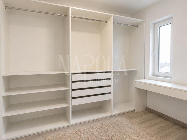 Casa 5 camere de vanzare in Floresti