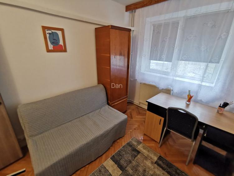 3 camere decomandat, zona Baia Comunala, liber  - 7