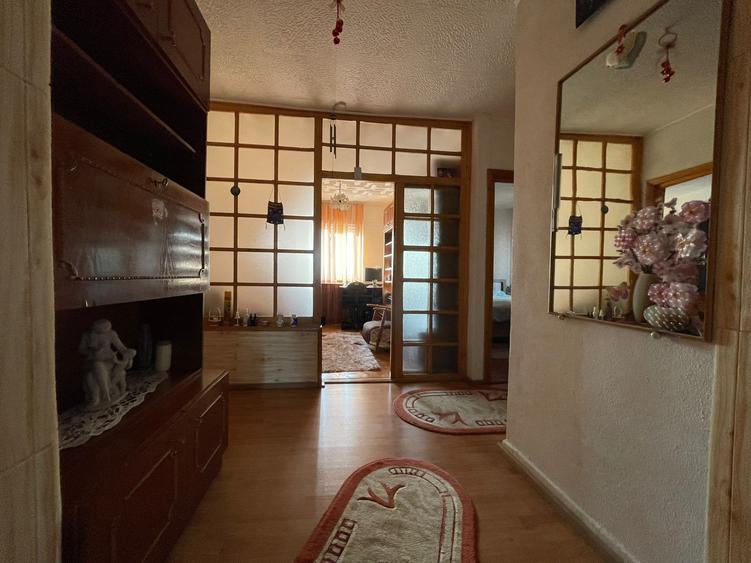 Apartament 4 camere, decomandat, zona Pacurari - Esplanada, Iasi