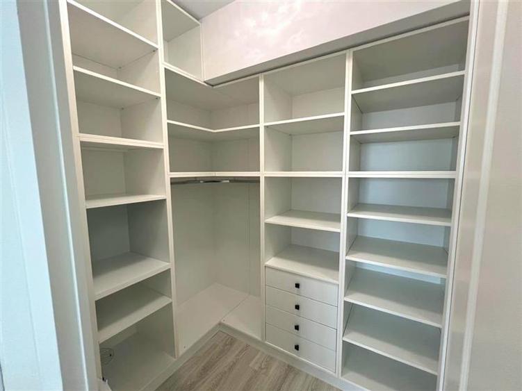 Apartament INTABULAT in Tatarasi: 4 camere, 93 mp, parcare inclusa