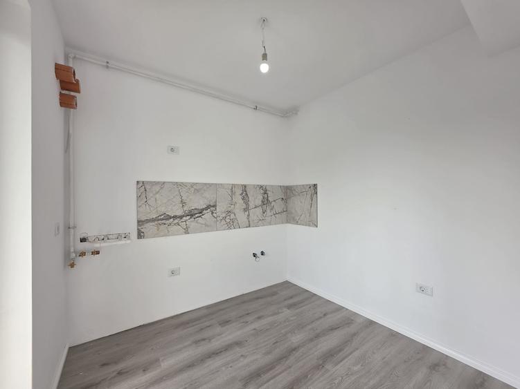 2 camere cu gradina mare in Comuna 1 Decembrie, Ilfov