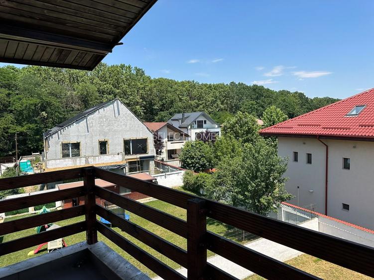 Vila 10 Camere 600mp Teren 1775 mp de Vanzare *Iancu Nicolae*