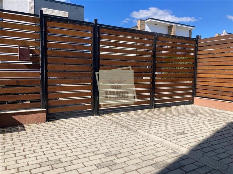 Casa moderna cu 3 camere 2 bai balcon si curte privata in Turnisor