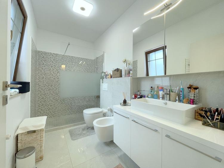 Casa 1/2 duplex - stil mediteranean - zona Aradului TM