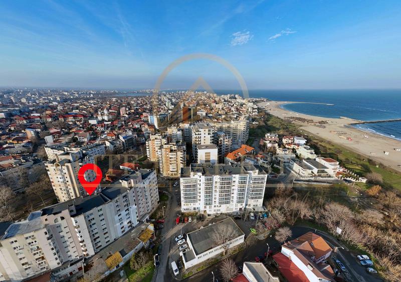 CAPITOL - B-dul. Mamaia - Apartament cu 4 camere si terasa de 80 mp.