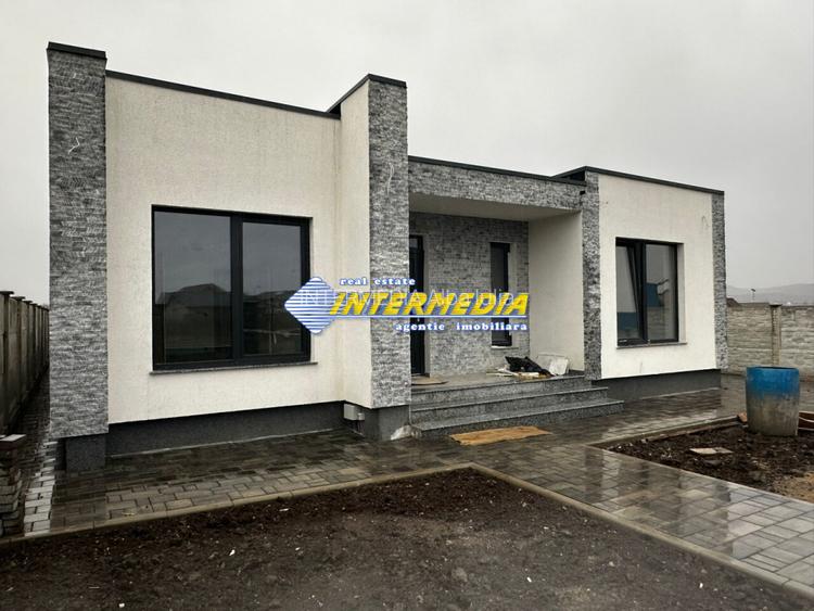 Casa Noua de vanzare pe un nivel zona Alba Micesti - 7