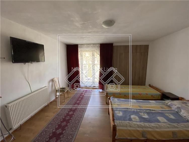 Pensiune 3 corpuri - 622 mp utili - 1187 mp teren - Selimbar - 25