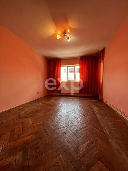 Apartament 3 camere dec 2 băi etajul 3 central Gaesti