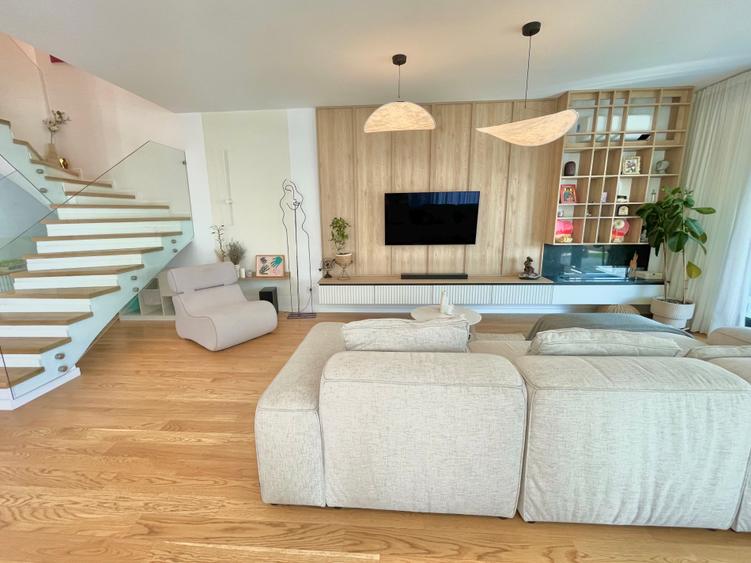Contemporary Luxury Villa for Rent | Exceptional Indoor-Outdoor Living
