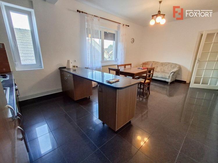 Apartament 3 camere decomandat de inchiriat la casa, zona Crisan