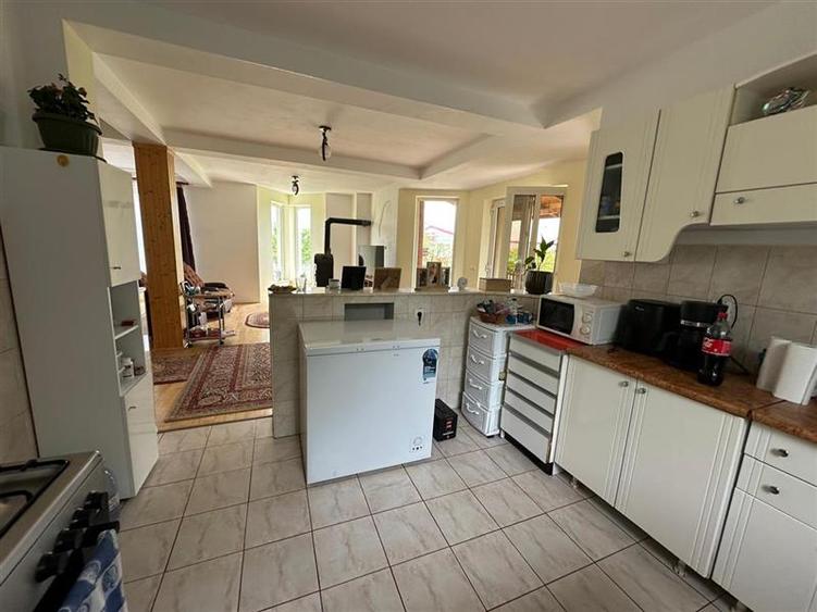 Casa spatioasa 160mp, cu 6 camere si 2150 mp teren