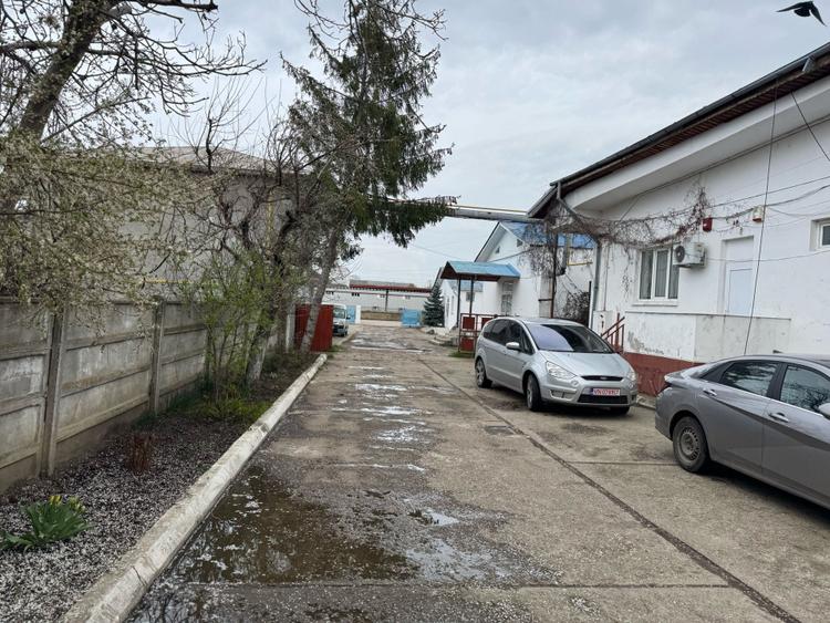 Vând Hală Producție 1.800 mp și Teren 4.500 mp în Focșani
