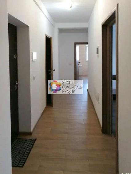 Apartament cu doua camere, zona Tractorul - Coresi, bloc tip vila, 71 mp