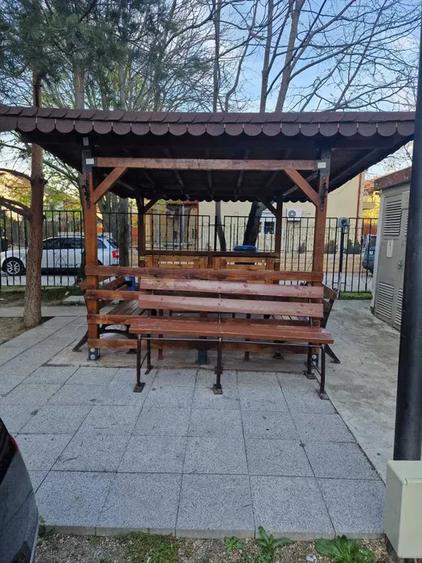 Apartament 3 camere de vanzare | Sisesti | Parcare | Curte