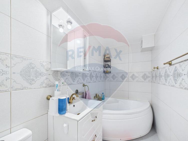 Apartament cu 4 camere de vanzare, Centrala proprie, 13 Septembrie - 11
