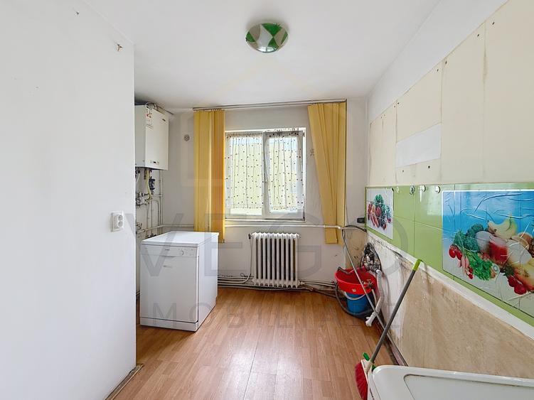 Apartament cu 4 camere decomandate la 2395 eur/mp in Manastur