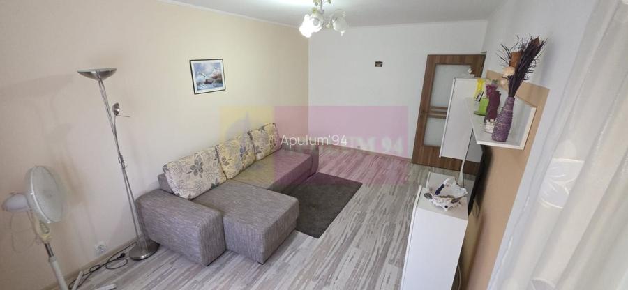 Apartamnet cu 3 camere de vanzare in Campina, Central - 2