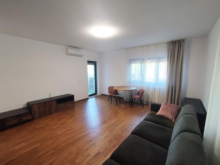 3 camere decomandat, bloc nou, curte proprie 30 mp, boxa 25 mp, zona Tineretului