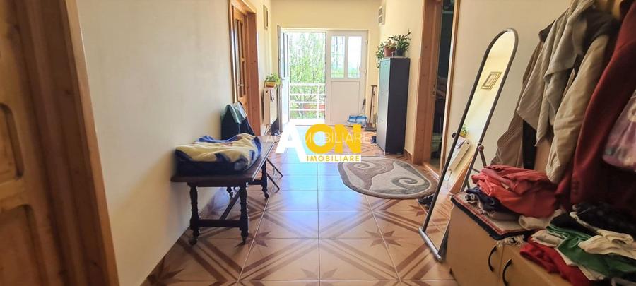Vila pretabila pensiune + restaurant,  10 camere,  1000MP teren - 11