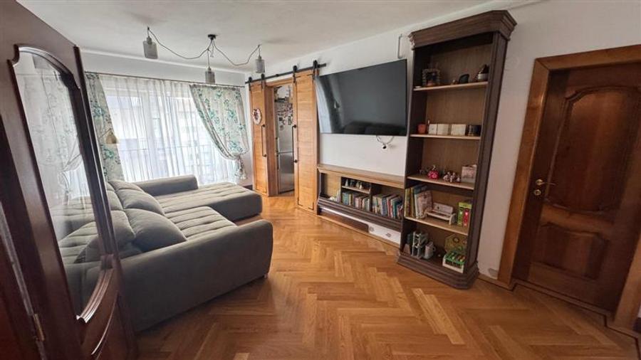 Apartament cu 3 camere în Cartierul Arhitec?ilor