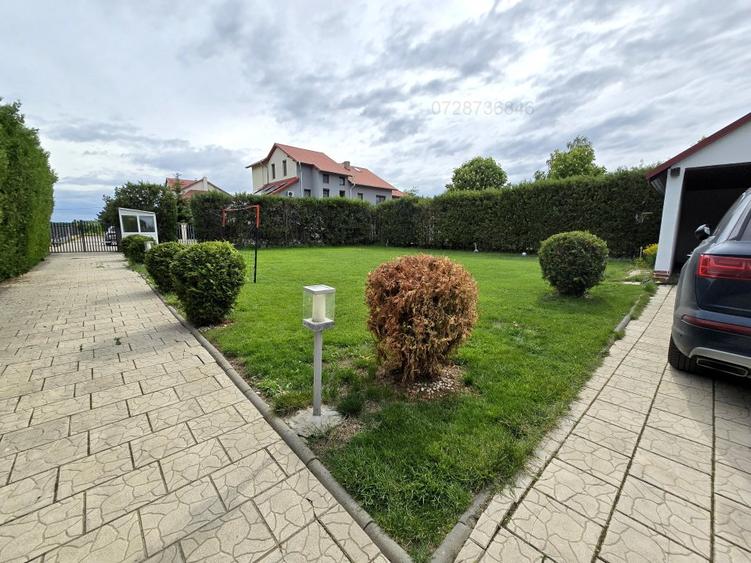 Corbeanca, vila superba, 2083 mp teren cu iesire la lac si drept de agrement