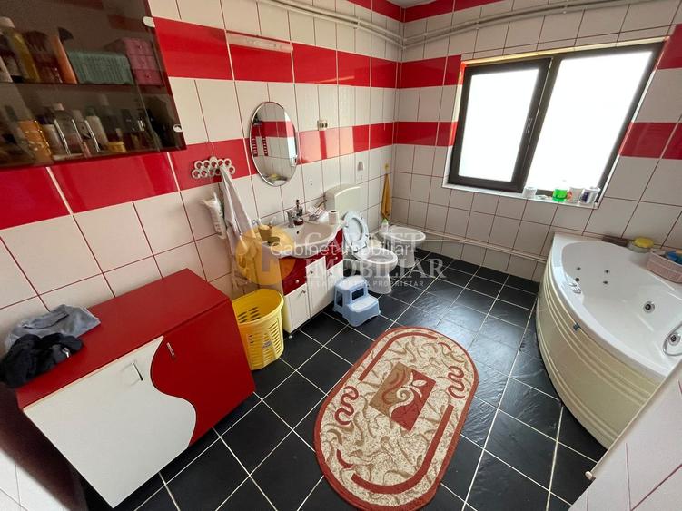 Casă Duplex Integral (Ambele Părți) - 325mp Utili, 1000mp Teren, Asfalt - 8