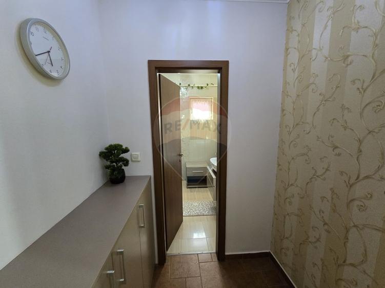Apartament cu 3 camere de închiriat în ARED UTA